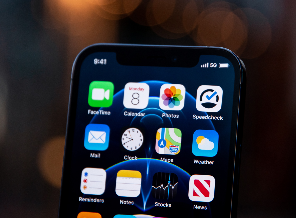 赣州苹果手机维修分享为什么 iPhone 12 在冬季会自动关机 